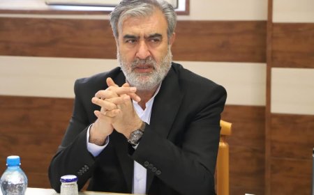 رئیس کمیسیون امنیت ملی و سیاست خارجی مجلس:  نه شرقی نه غربی به معنای بستن درب های کشور به روی شرق و غرب نیست