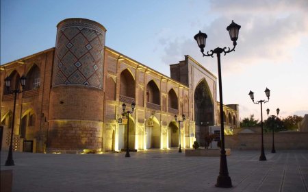 معماری الهام بخش در خطوط شکسته و منحنی فضاهای فرهنگی؛ از تاج محل تا مدرسه خان شیراز