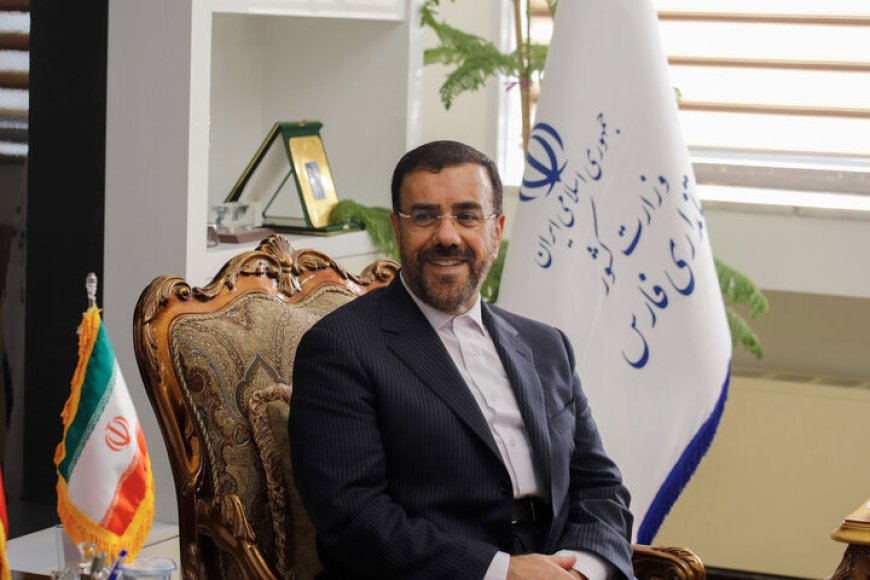 پیام استاندار فارس به مناسبت سالروز جمهوری اسلامی ایران