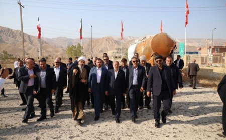 وزیر آموزش و پرورش از محل شهادت دانش‌آموزان و معلم لامردی بازدید کرد