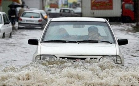 یک کوچه در بیم باران