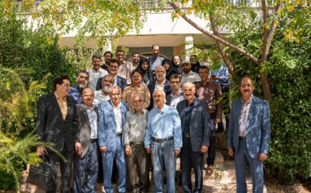 شفیعی کدکنی در جمع استادان و دوستداران ادب فارسی دانشگاه شیراز
