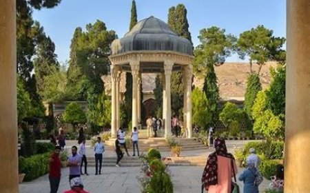 حافظ؛ هویت زنده فرهنگ کهن ایرانی اسلامی است