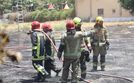 حریق خودرو در حیاط یک منزل مسکونی در محله اسلام‌آباد بندرعباس