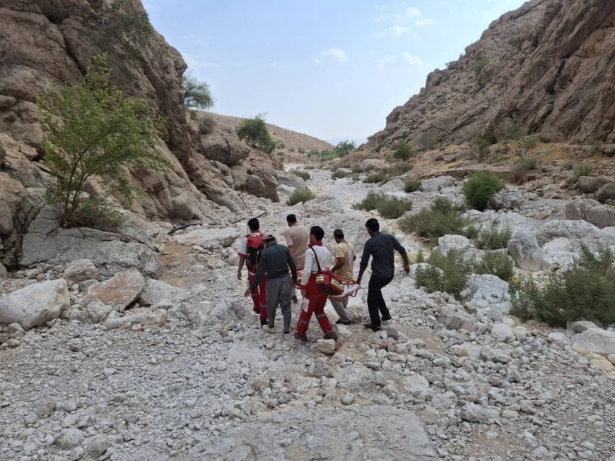 نجات نوجوان ۱۲ ساله از دره رغز داراب پس از سه ساعت عملیات